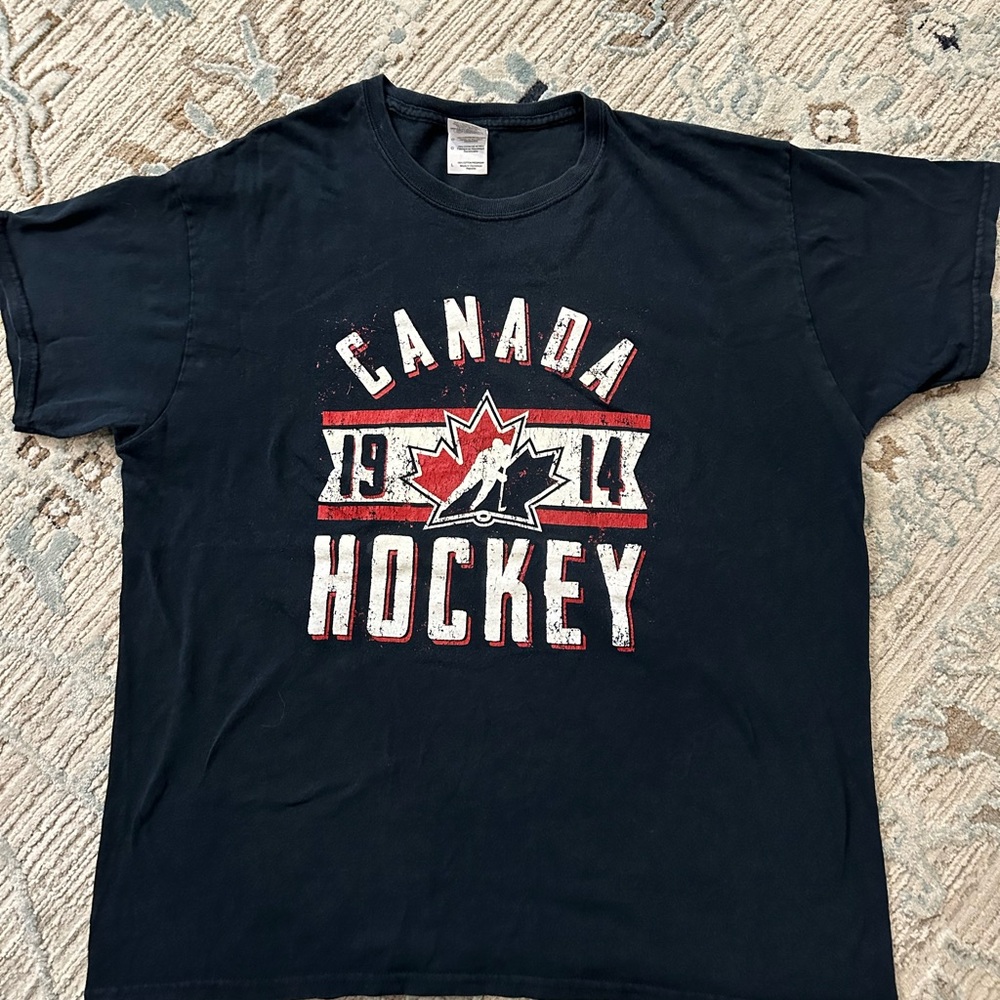 Canada Hockey T-shirt, Size L